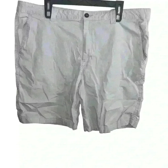 Magellan Outdoors Shorts  Mens Size 40W Gray Zip Pockets Button Casual Adult - Picture 2 of 5